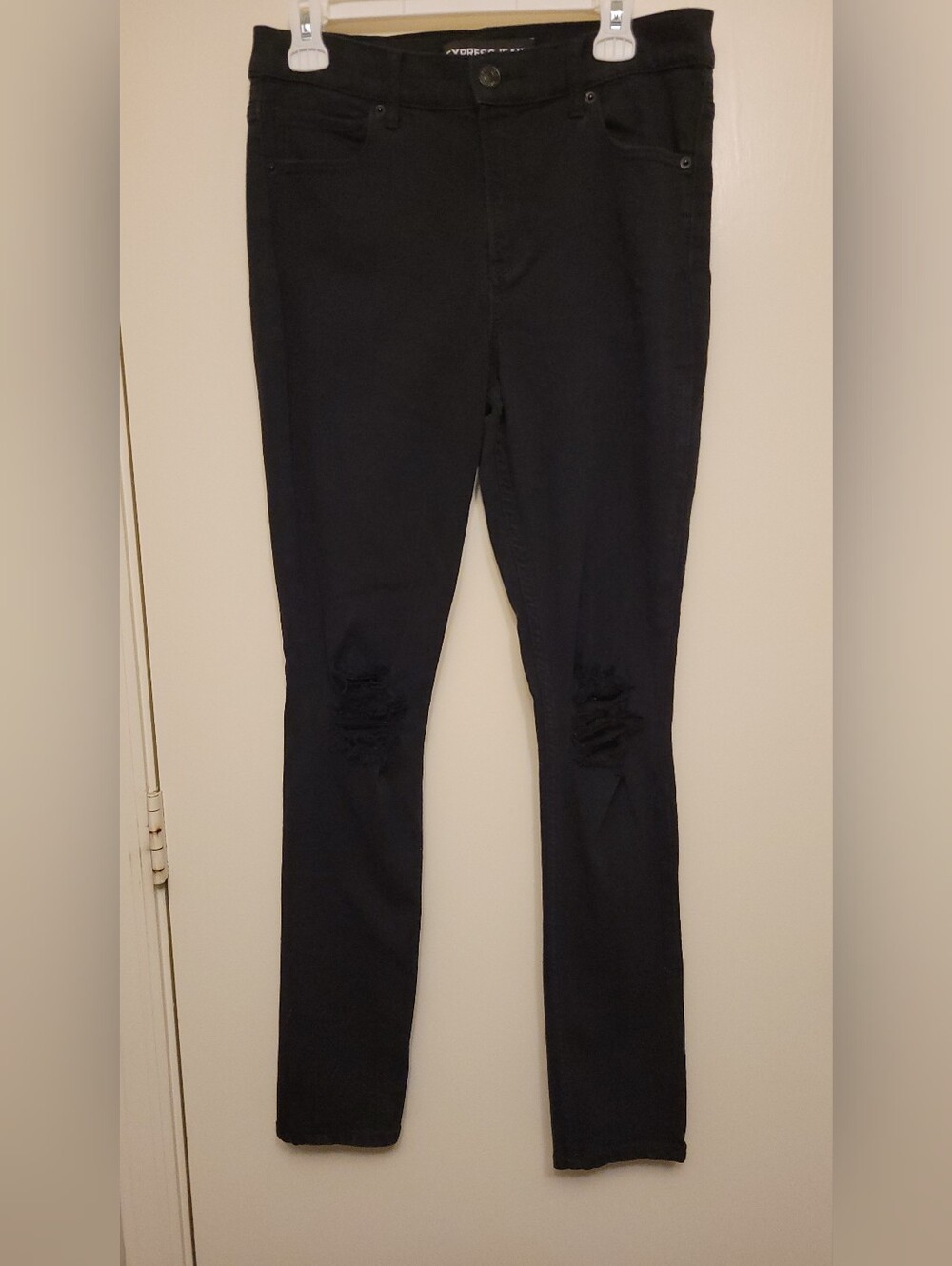 Express Black Women’s Distressed Skinny Jeans